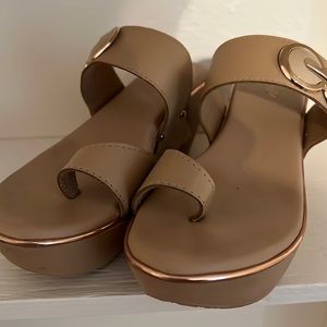 Size US = 5 1/2 , Europe 36